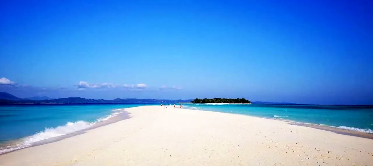White sandbank and turquoise sea, Madagascar